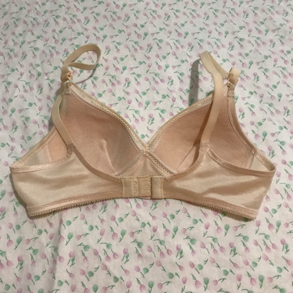 Vintage Triumph Unwired Bra 32A Cream Round Pointy Cup Shaped - Picture 8 of 12